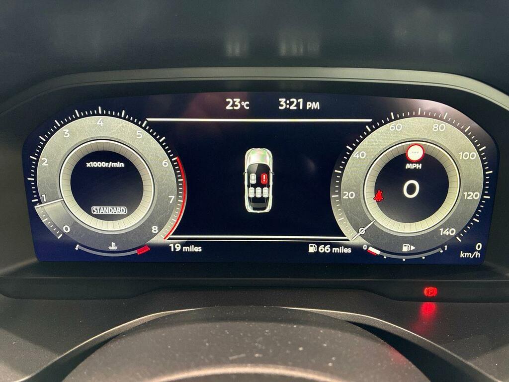 Nissan Qashqai Hatchback Black #20