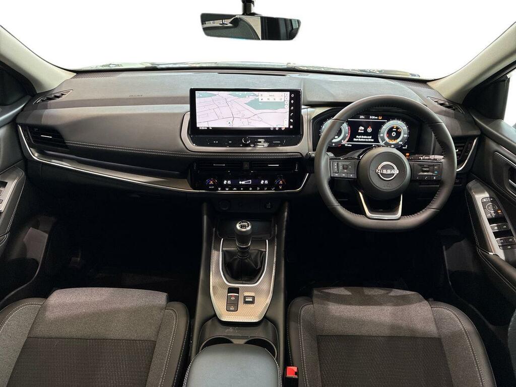 Nissan Qashqai Hatchback Black #12