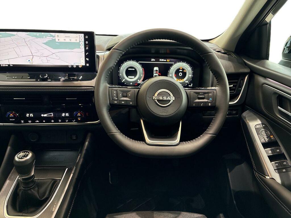 Nissan Qashqai Hatchback Black #11