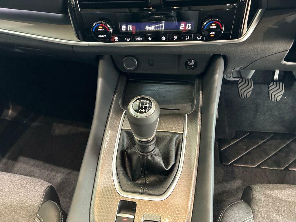 Nissan Qashqai Hatchback Black #14