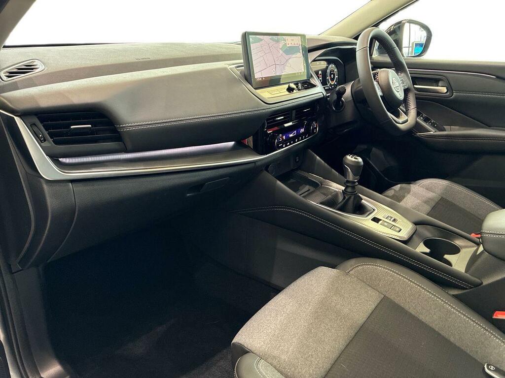 Nissan Qashqai Hatchback Black #13