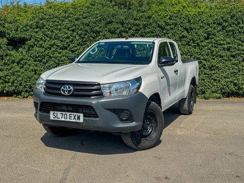 Toyota HILUX Active 2.4 White