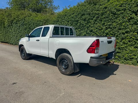 Toyota HILUX Active 2.4 SL70EXW White #6