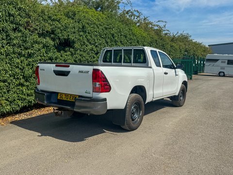 Toyota HILUX Active 2.4 SL70EXW White #3