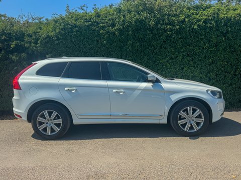 Volvo XC60 2.4 D5 Se White #5