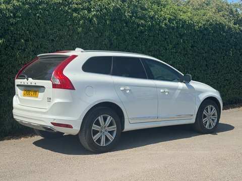 Volvo XC60 2.4 D5 Se White #4