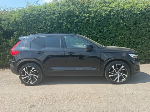 Volvo XC40 1.5 T3 R-design KP21SPU Black #5