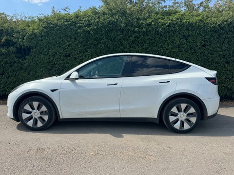 Tesla Model Y Dual Motor Long MW72ZHR White #5