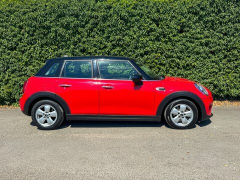 Mini Hatch 1.5 Cooper Classic LV69EKN Red #5