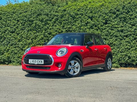Mini Hatch 1.5 Cooper Classic LV69EKN Red #2