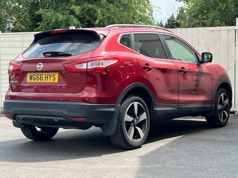 Nissan Qashqai Qashqai N-connecta Dig-t WG66HYS Red #5