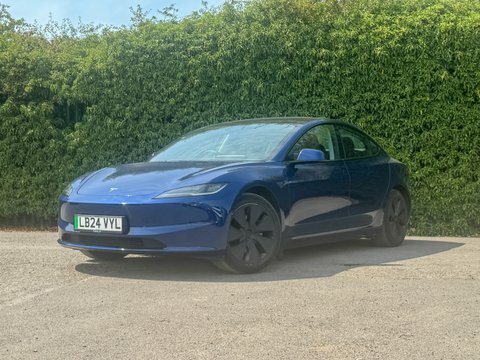 Tesla Model 3 Dual Motor Long Blue