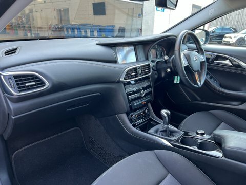 Infiniti Q30   #17