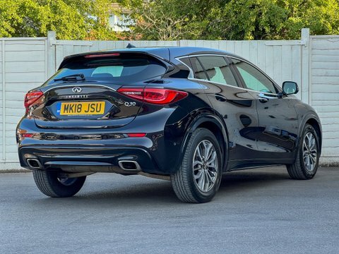 Infiniti Q30 1.6T Premium Intouch Black #5