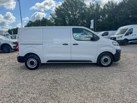 Vauxhall Vivaro Swb L1h1 Low DS23KPV White #5