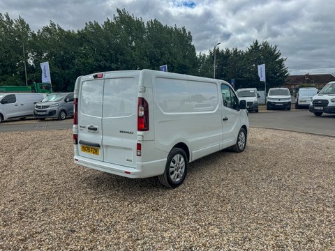 Renault Trafic Swb L1h1 YA25FZH White #5