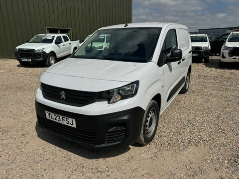 Peugeot Partner Swb L1h1 Low YL23FSJ White #2
