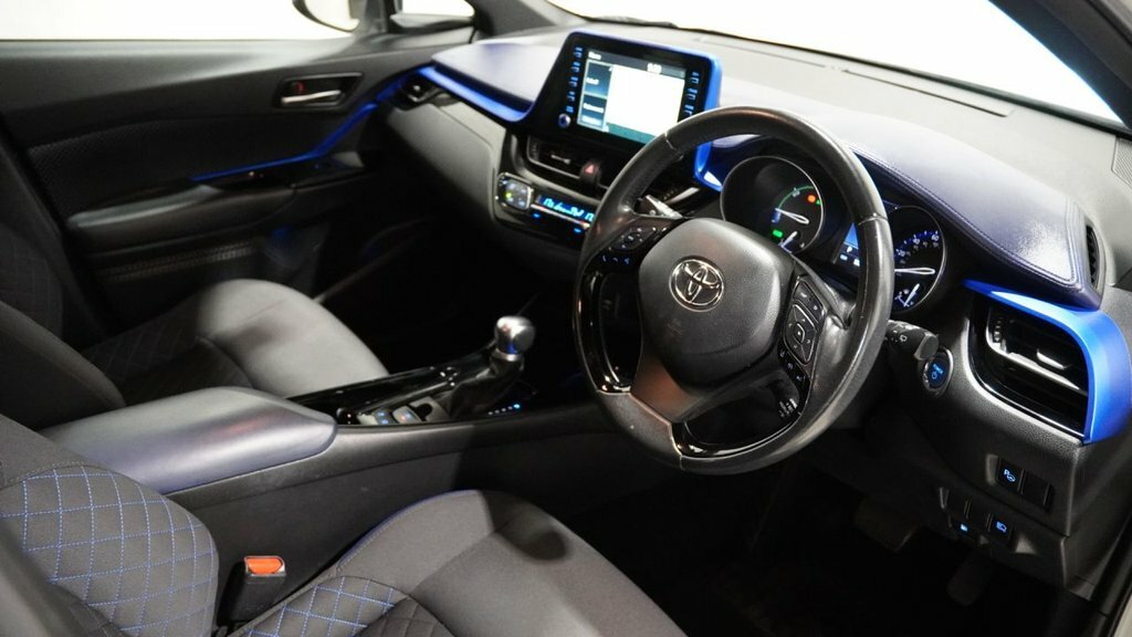 Toyota C-Hr 1.8L Dynamic MK20BVF White #2