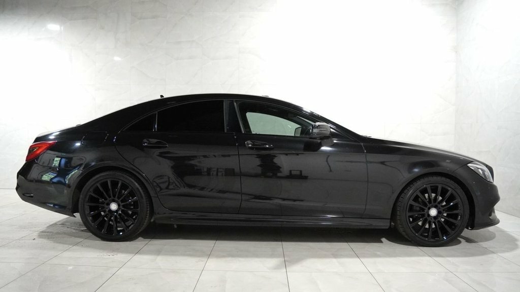 Mercedes-Benz CLS 2L Amg Line Black #5