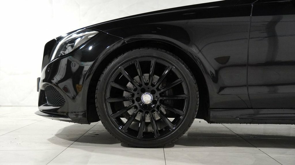 Mercedes-Benz CLS 2L Amg Line Black #5