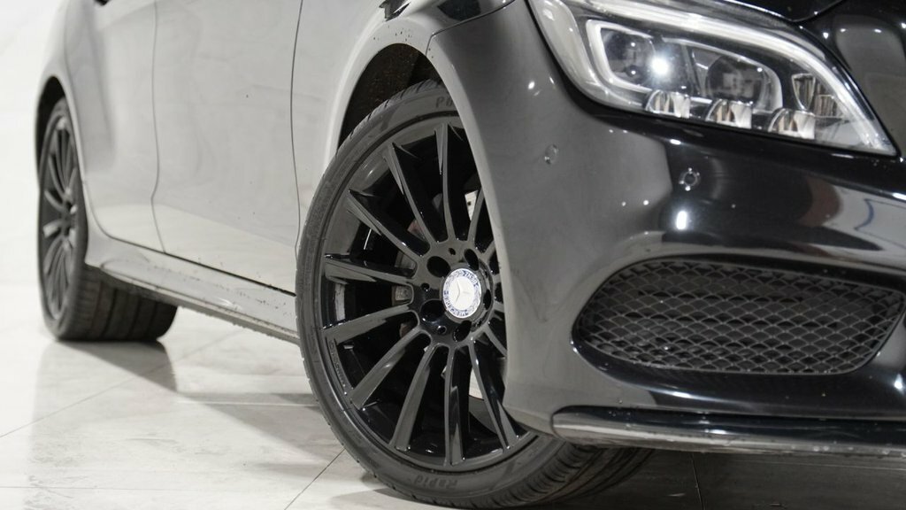 Mercedes-Benz CLS 2L Amg Line Black #3