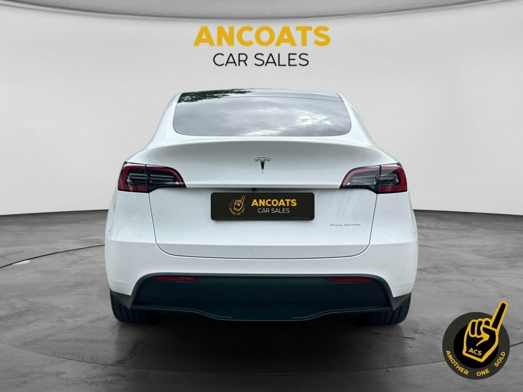 Tesla Model Y Suv MC23OXM White #4