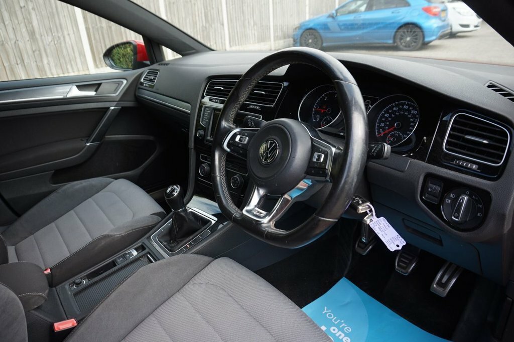 Volkswagen Golf Hatchback YA65DOU Red #4