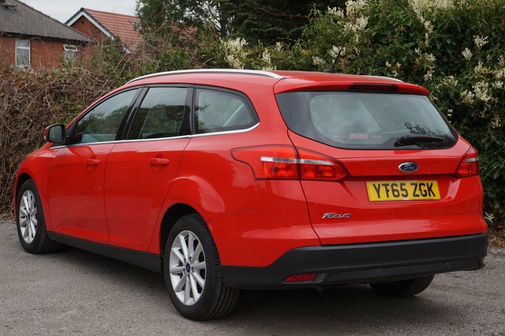 Ford Focus 1.5L Titanium YT65ZGK Red #3
