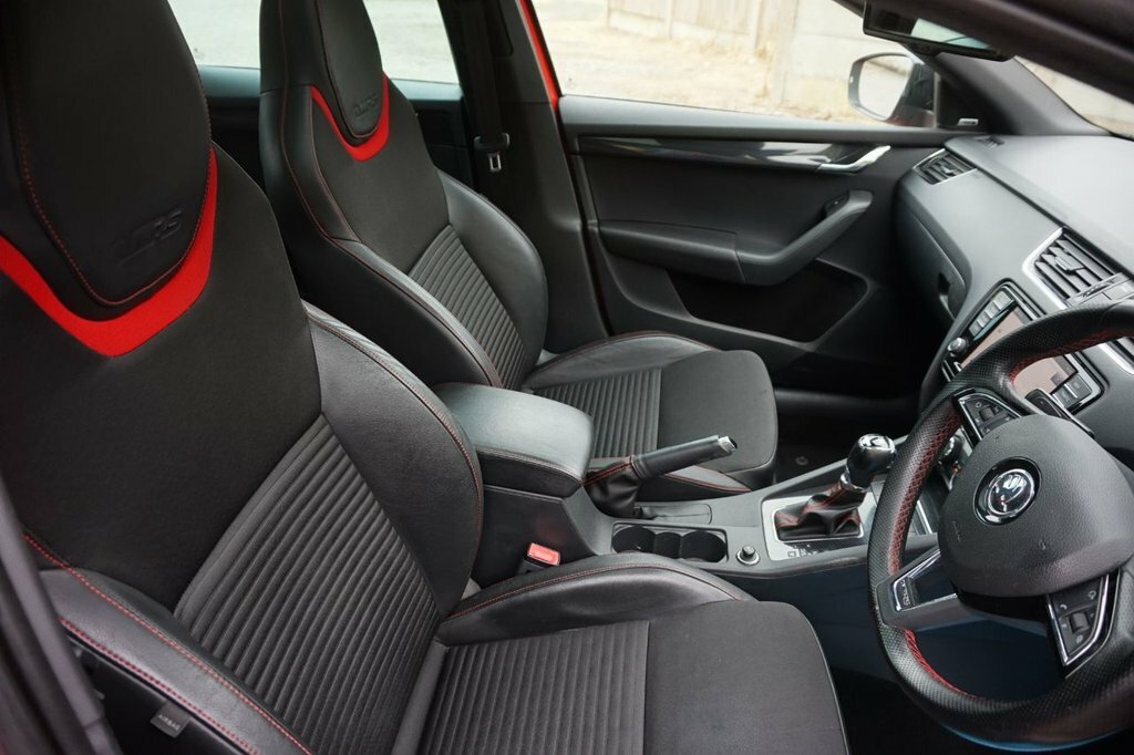 Skoda Octavia 2L Vrs Red #4