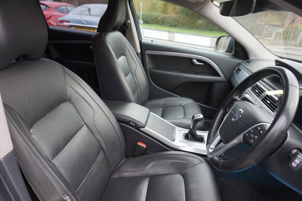 Volvo V70 2L Se Lux Blue #4