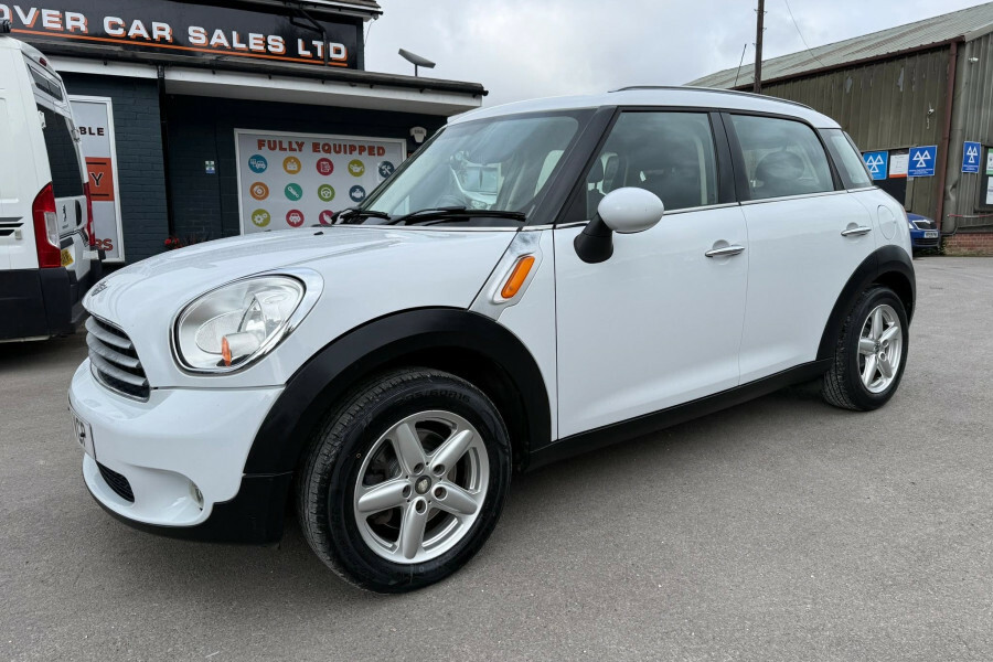 Mini Hatch Cooper White