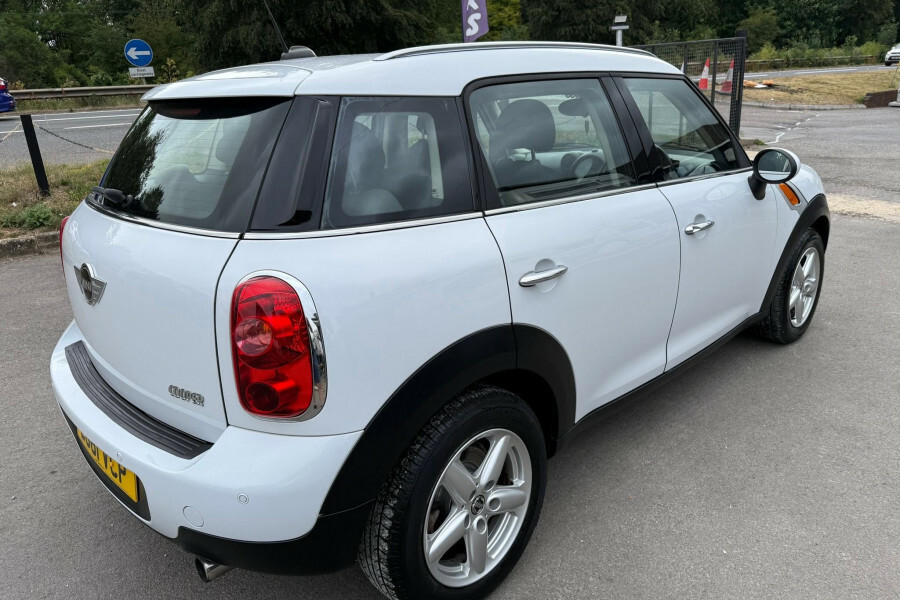 Mini Hatch Cooper White #5