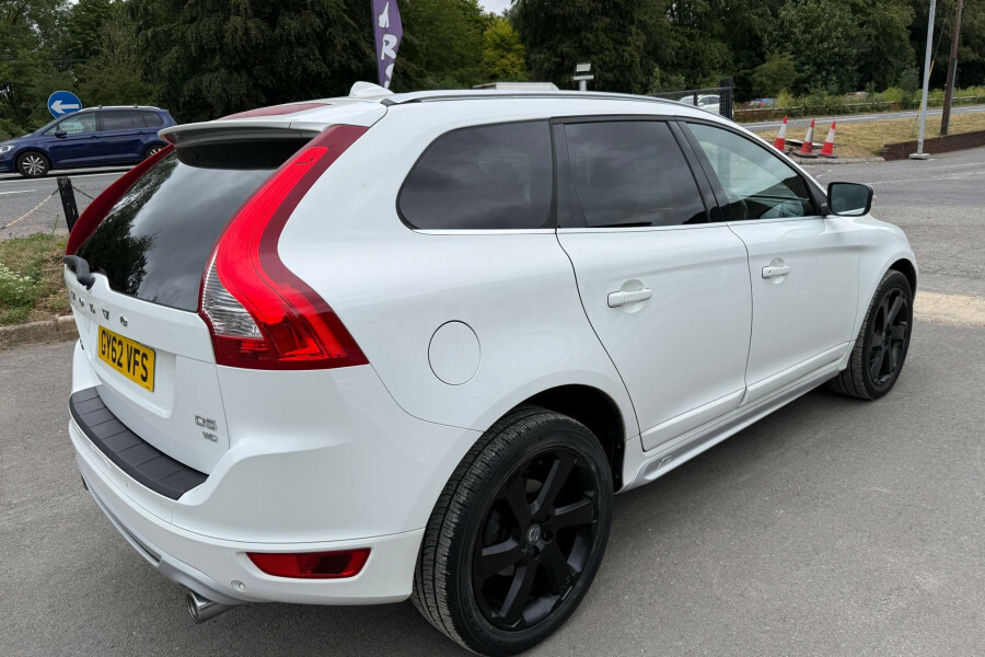 Volvo XC60 Suv White #5