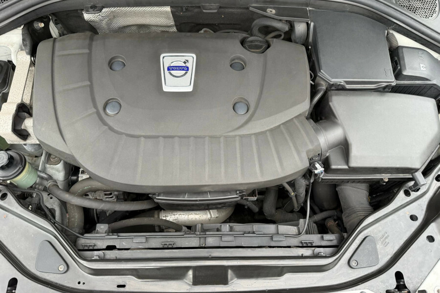 Volvo XC60 4X4 2.4 D5 Se Lux Awd Euro 5 Ss 201212 White #20