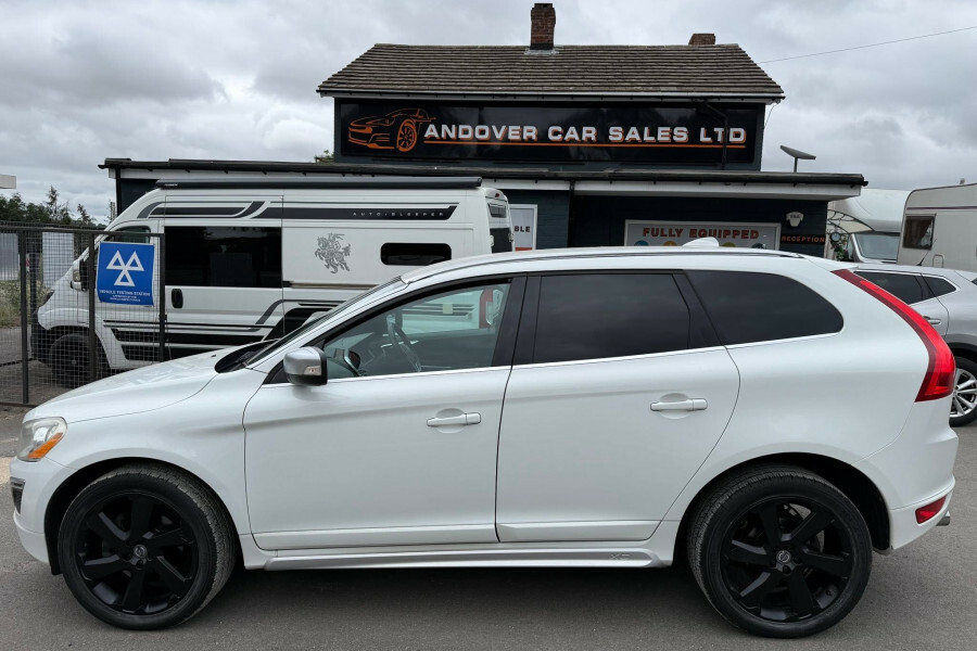 Volvo XC60 Suv White #2