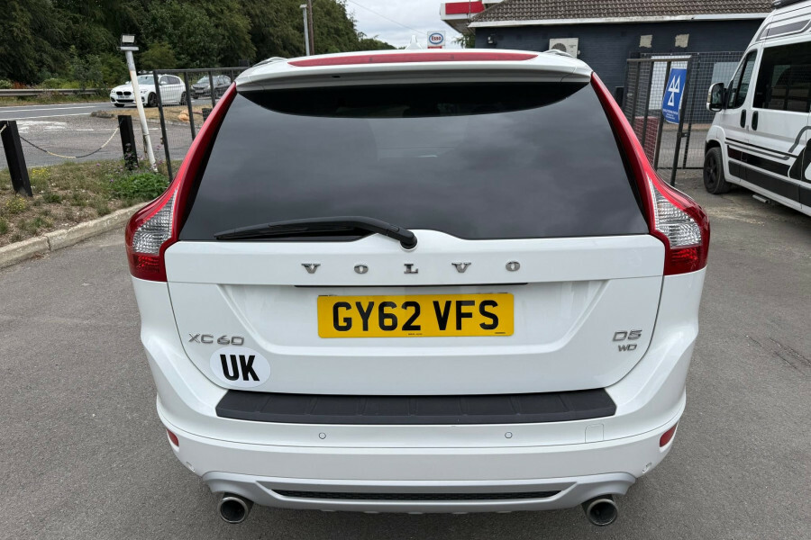 Volvo XC60 Suv White #4
