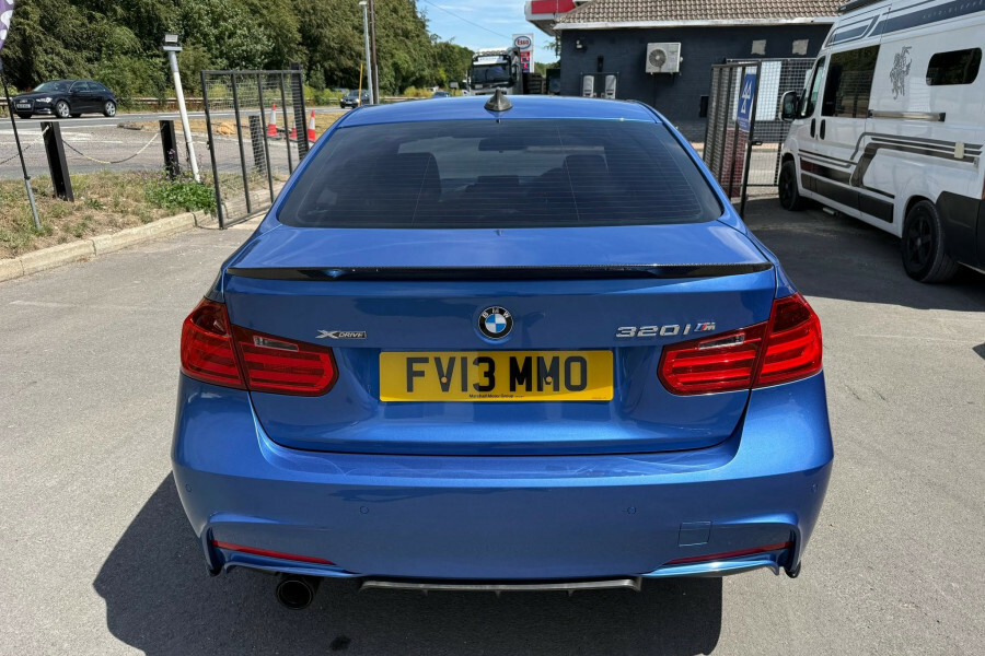 BMW 3 Series Saloon 2.0 320I Sport Euro 6 Ss 201313 Black #4