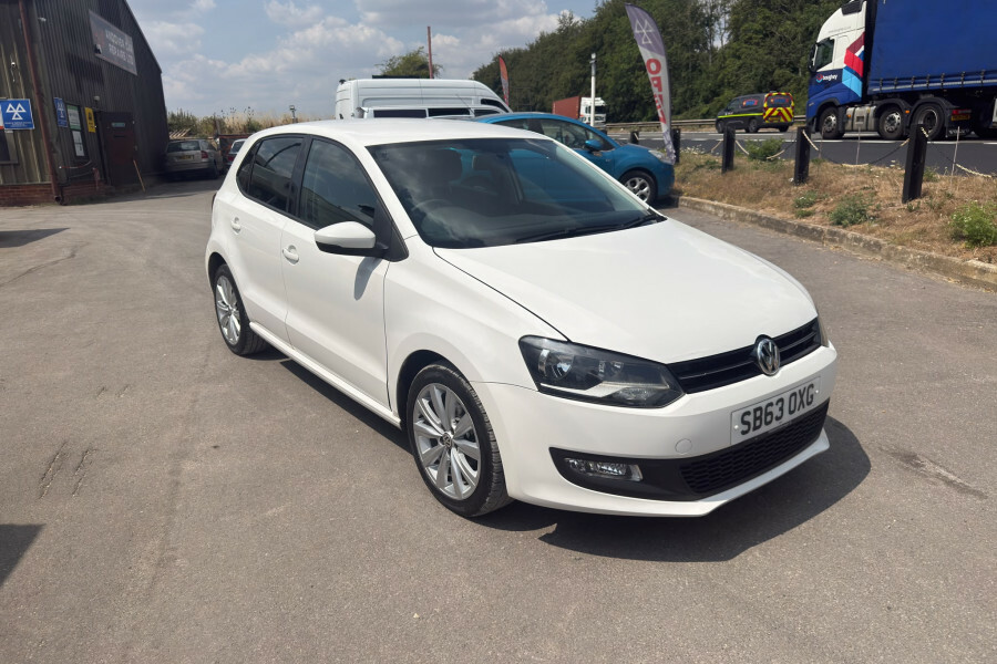 Volkswagen Polo Hatchback White #3