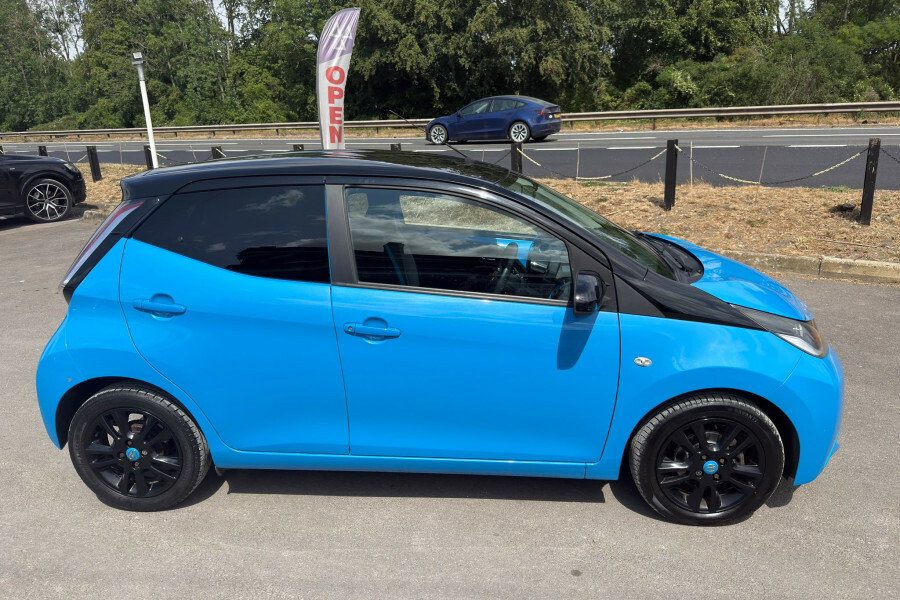 Toyota Aygo X Hatchback Blue #5