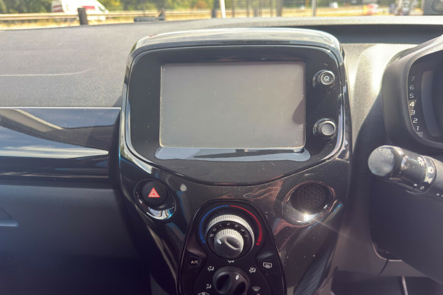 Toyota Aygo X X-pression White #16