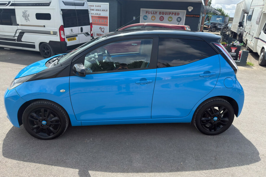 Toyota Aygo X Hatchback Blue #4