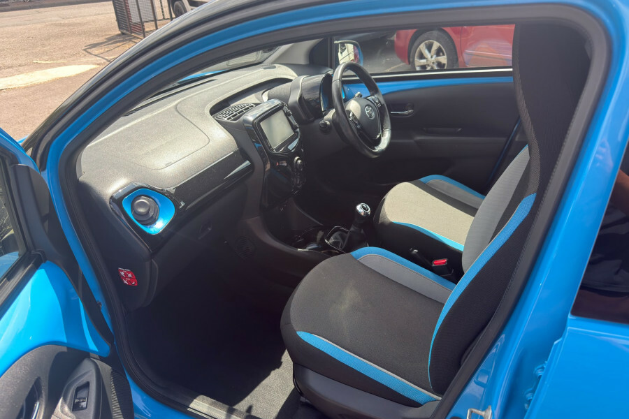 Toyota Aygo X X-pression White #10