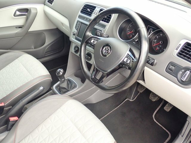 Volkswagen Polo 1.2 Tsi Beats Hatchback Black #6