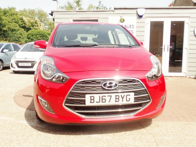Hyundai Ix20 1.6 Se Nav Hatchback Red #2
