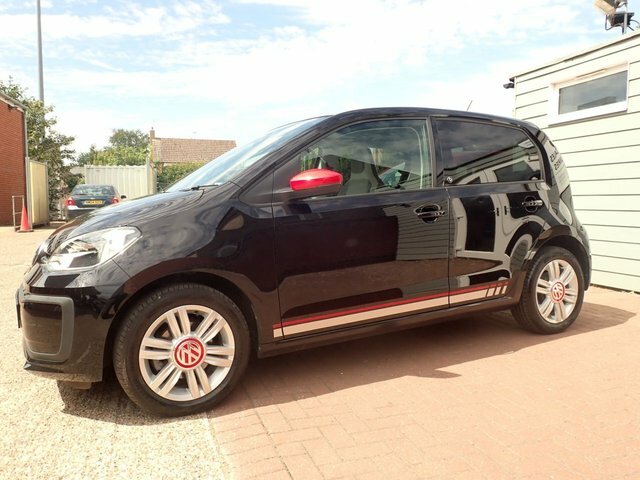 Volkswagen Up 1.0 Up Beats Hatchback Black #4