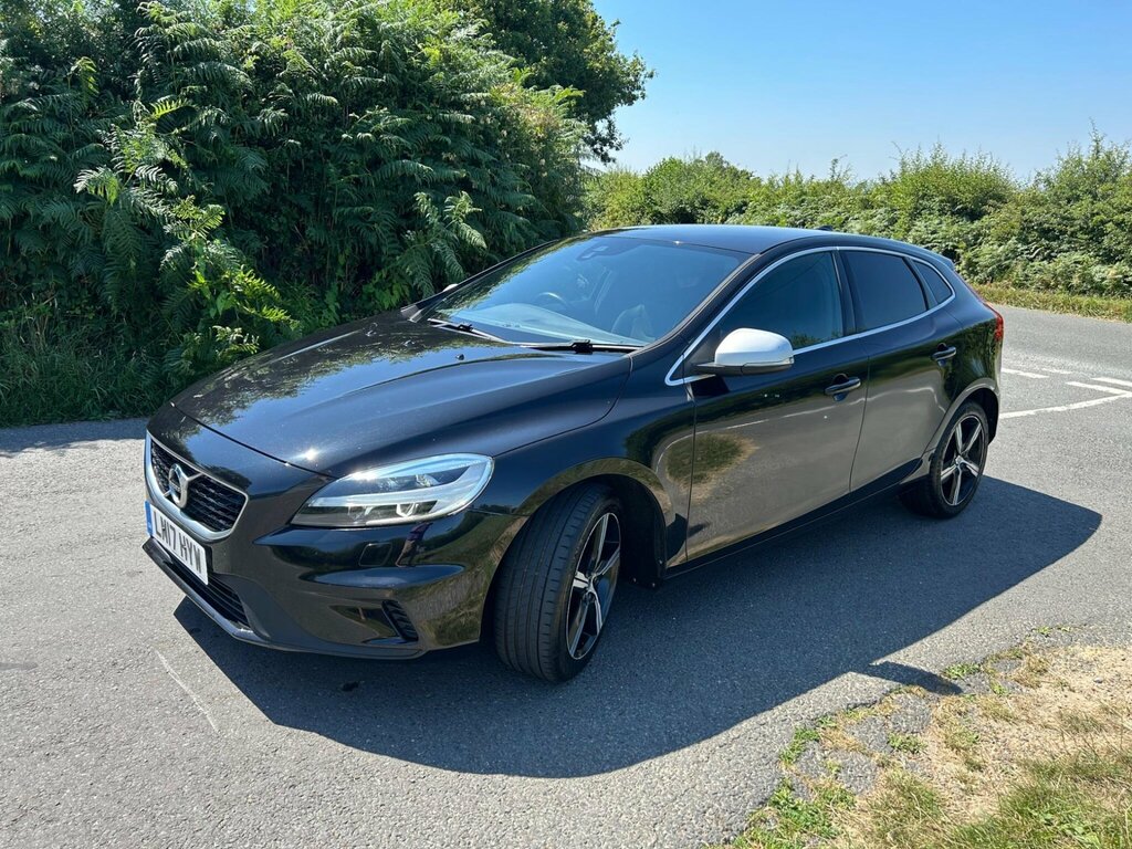 Volvo V40 1.5 T2 R-design Nav Plus Euro 6 Ss Black #3