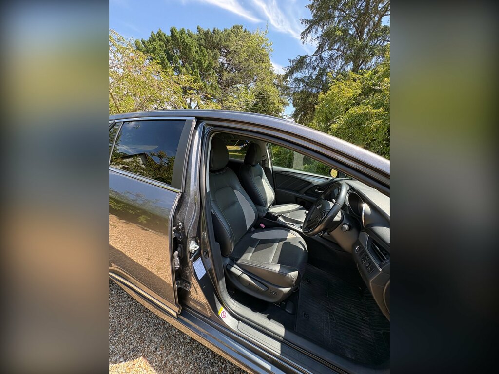 Toyota Avensis 1.6L Business Edition Grey #39