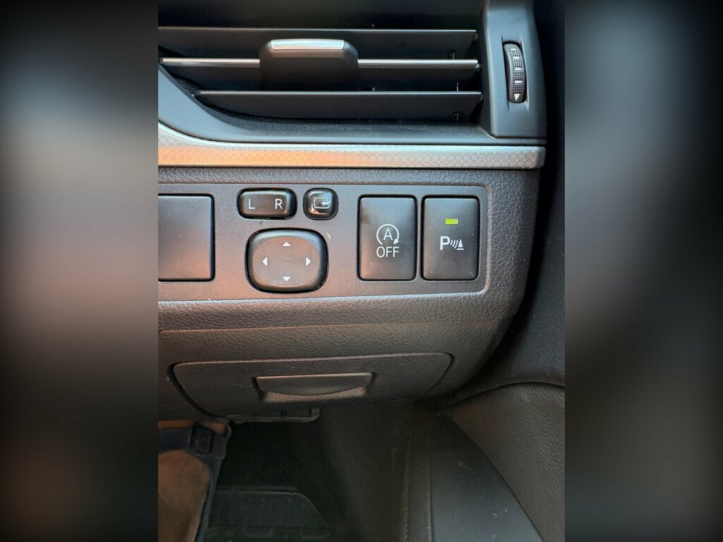Toyota Avensis 1.6L Business Edition Grey #51