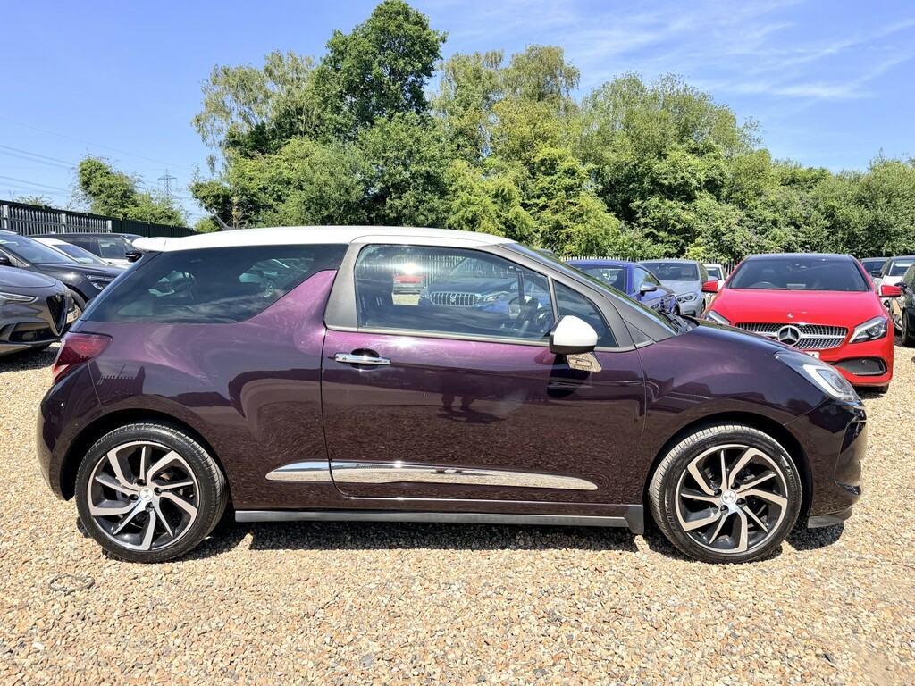 DS DS 3 Hatchback 1.2 Puretech Prestige Hatchback Petr Purple