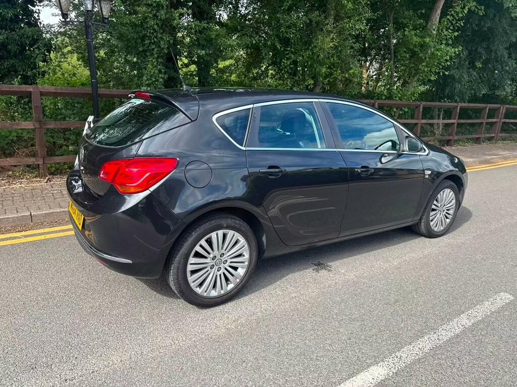 Vauxhall Astra 1.4 16V Excite Black #3